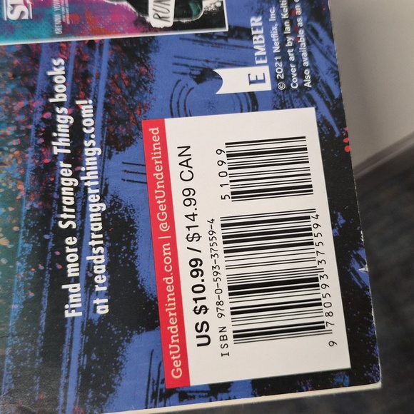 Stranger Things Rebel Robin Chapter Book - Picture 7 of 7